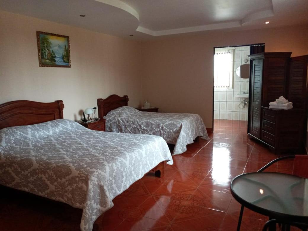 Hotel Las Brumas Cartago Buitenkant foto