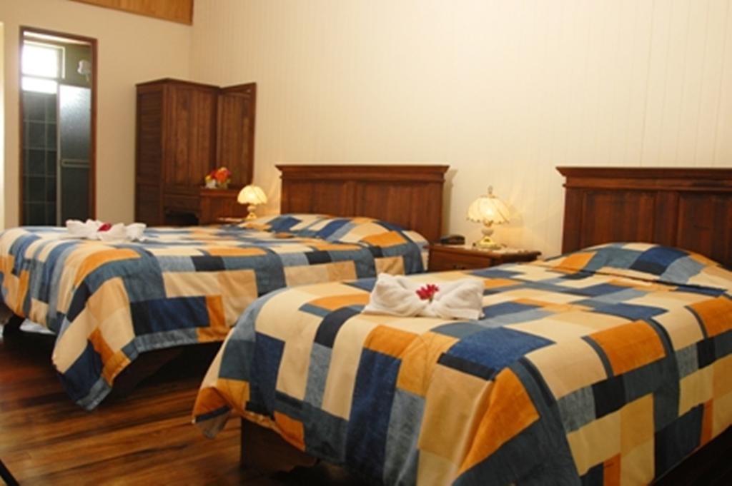 Hotel Las Brumas Cartago Kamer foto