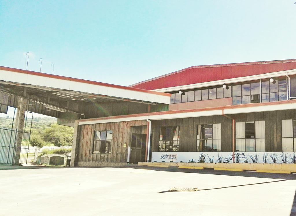 Hotel Las Brumas Cartago Buitenkant foto
