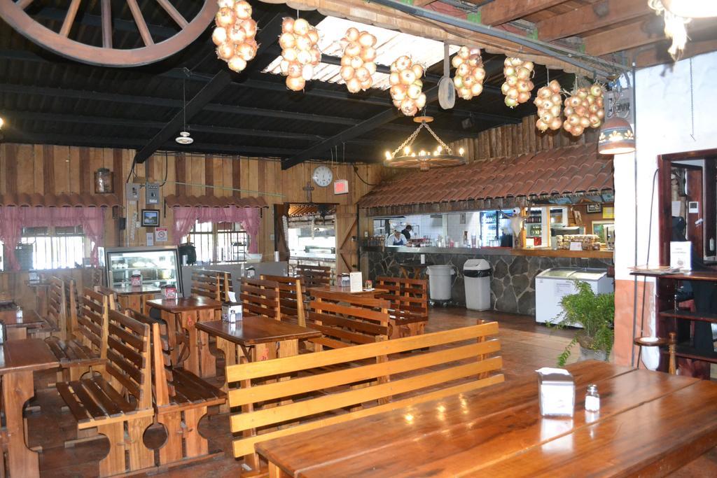 Hotel Las Brumas Cartago Buitenkant foto