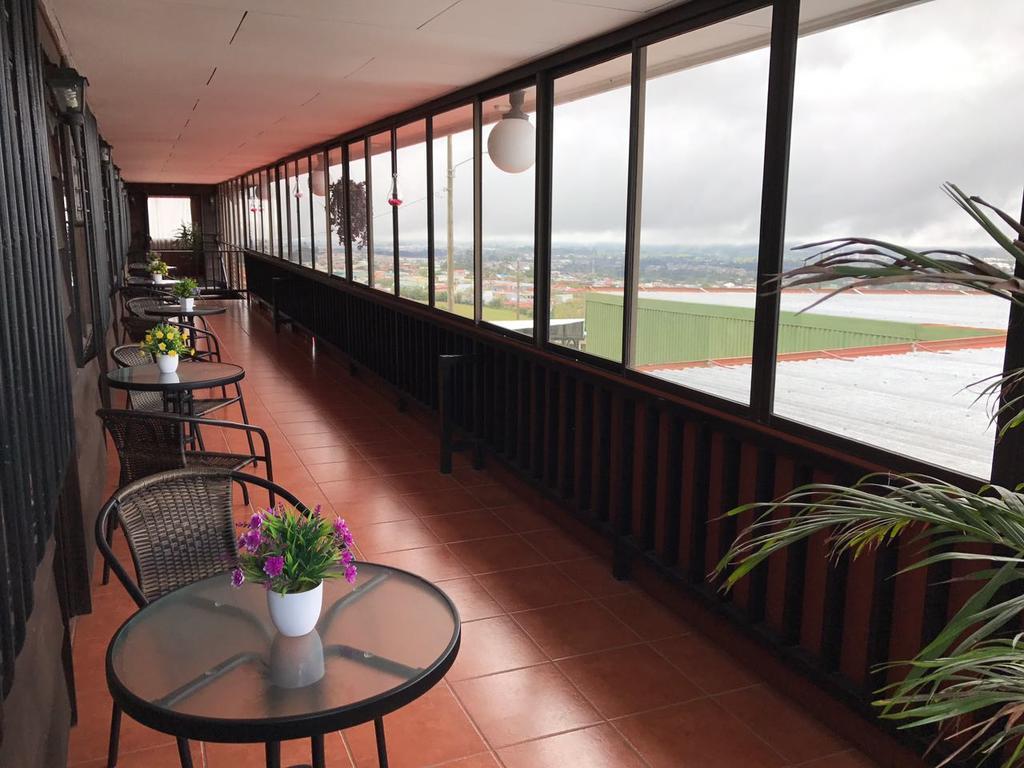 Hotel Las Brumas Cartago Buitenkant foto