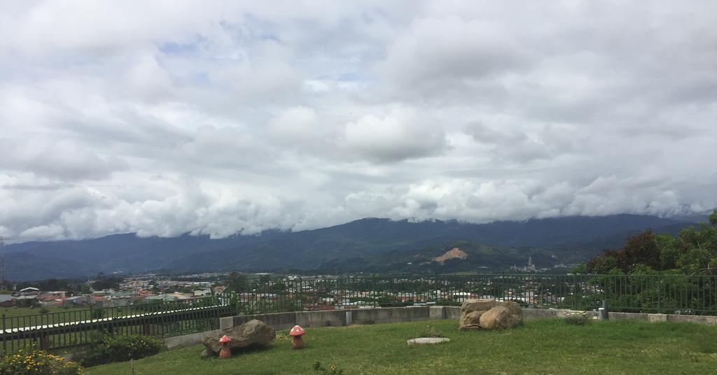 Hotel Las Brumas Cartago Buitenkant foto