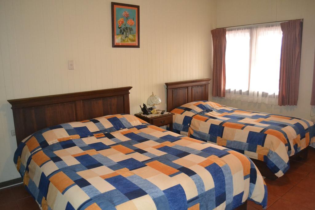 Hotel Las Brumas Cartago Buitenkant foto