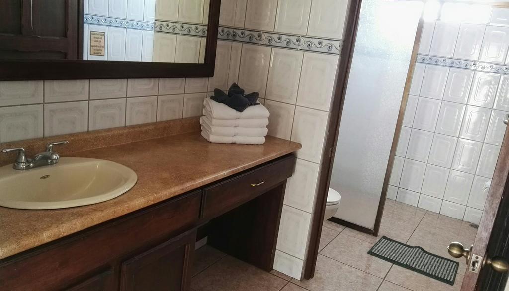 Hotel Las Brumas Cartago Buitenkant foto