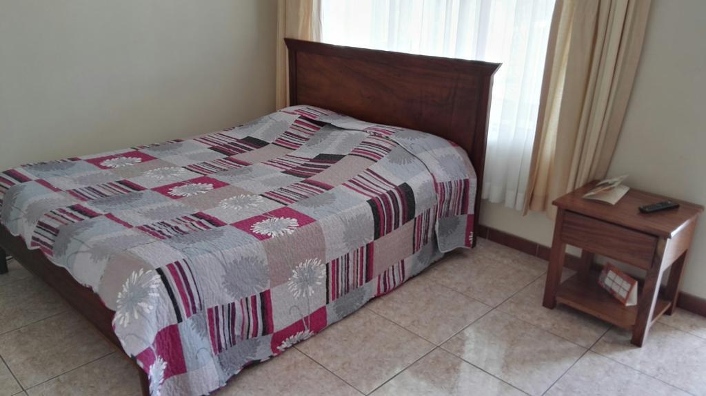 Hotel Las Brumas Cartago Buitenkant foto