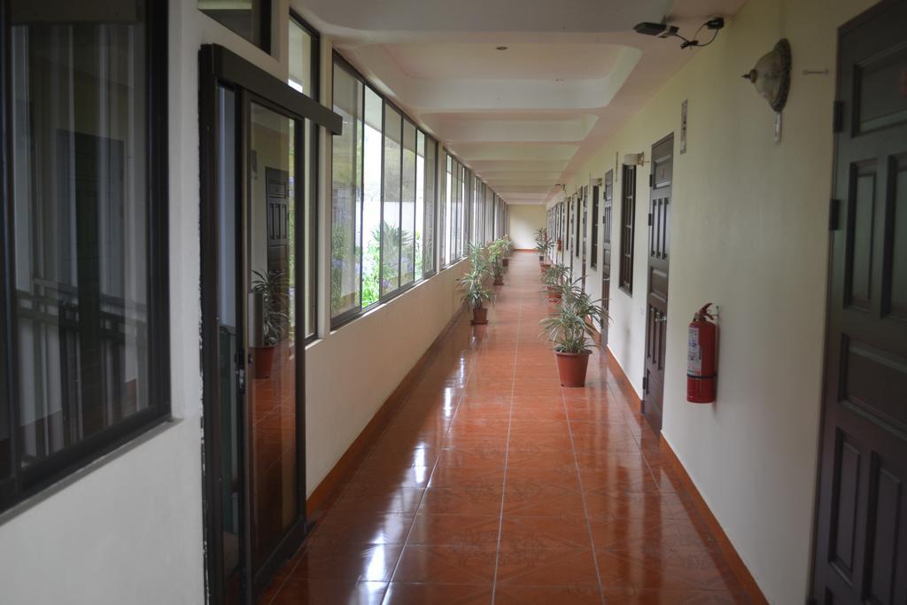 Hotel Las Brumas Cartago Buitenkant foto