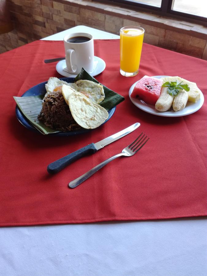 Hotel Las Brumas Cartago Buitenkant foto