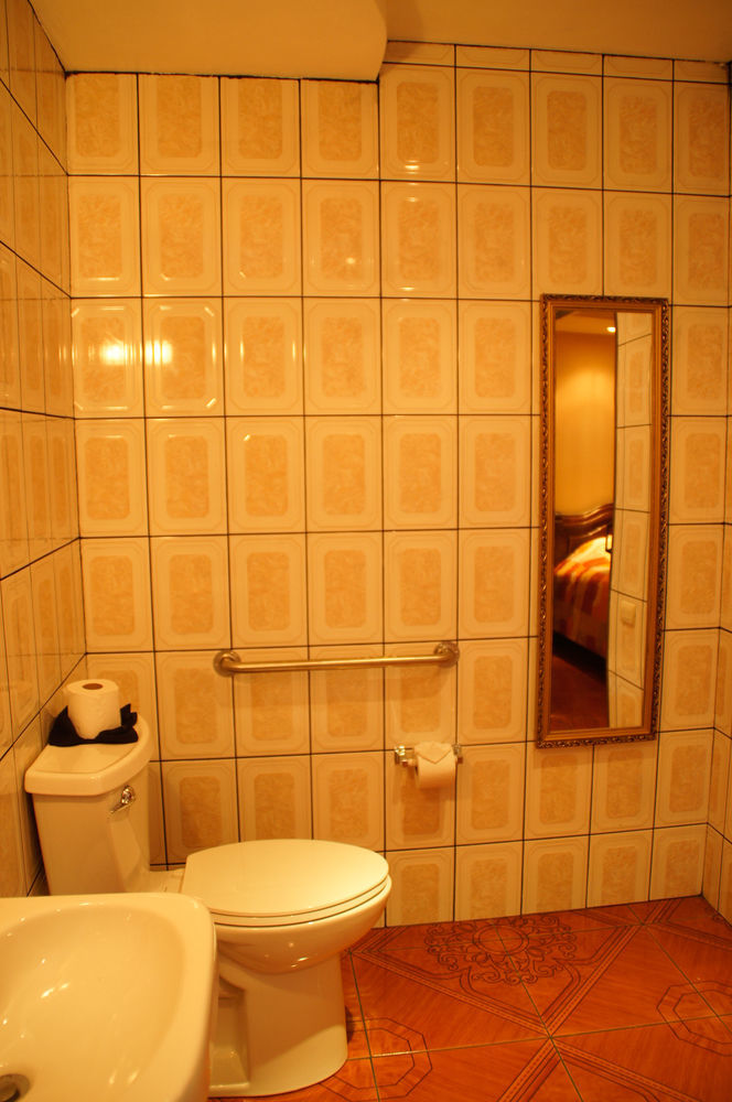 Hotel Las Brumas Cartago Buitenkant foto